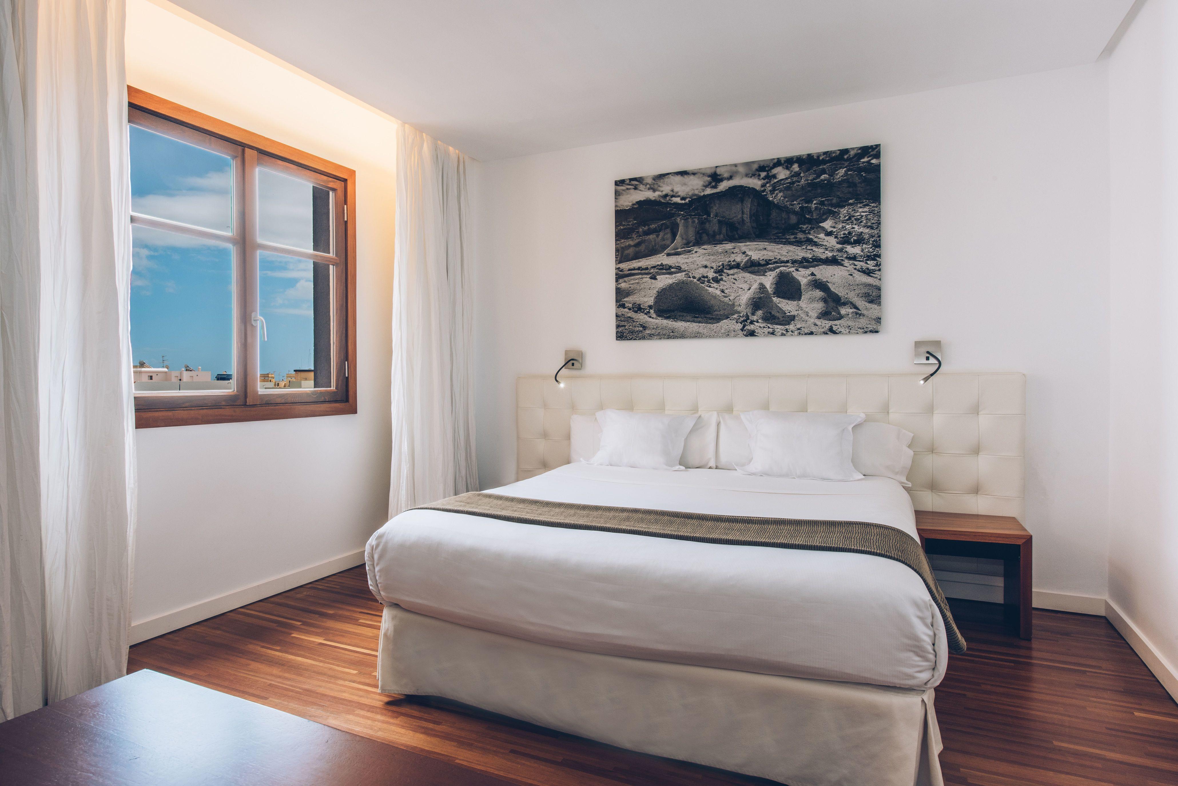 Iberostar Heritage Grand Mencey Santa Cruz de Tenerife Esterno foto A bedroom at the hotel