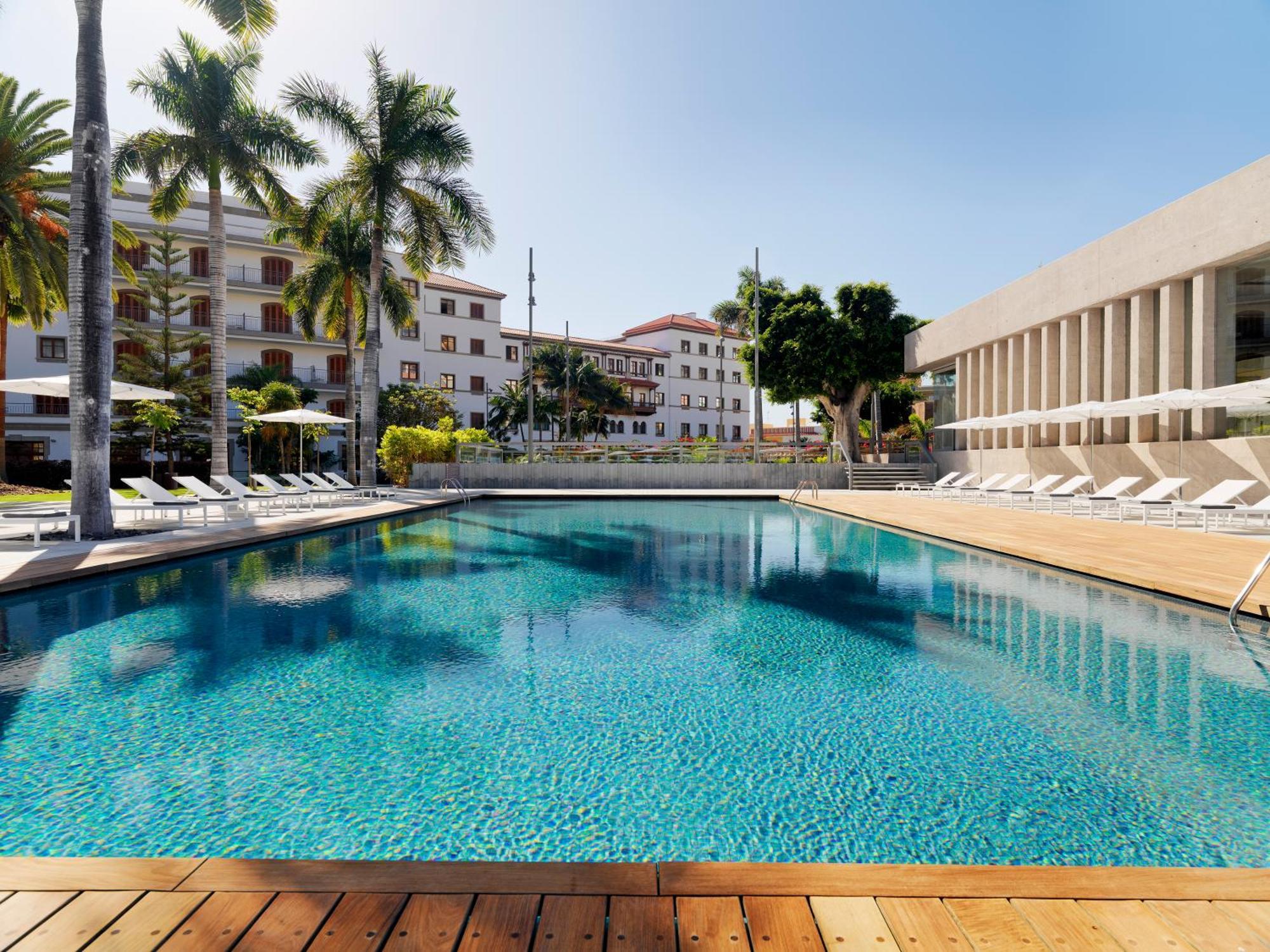Iberostar Heritage Grand Mencey Santa Cruz de Tenerife Esterno foto The pool at the hotel
