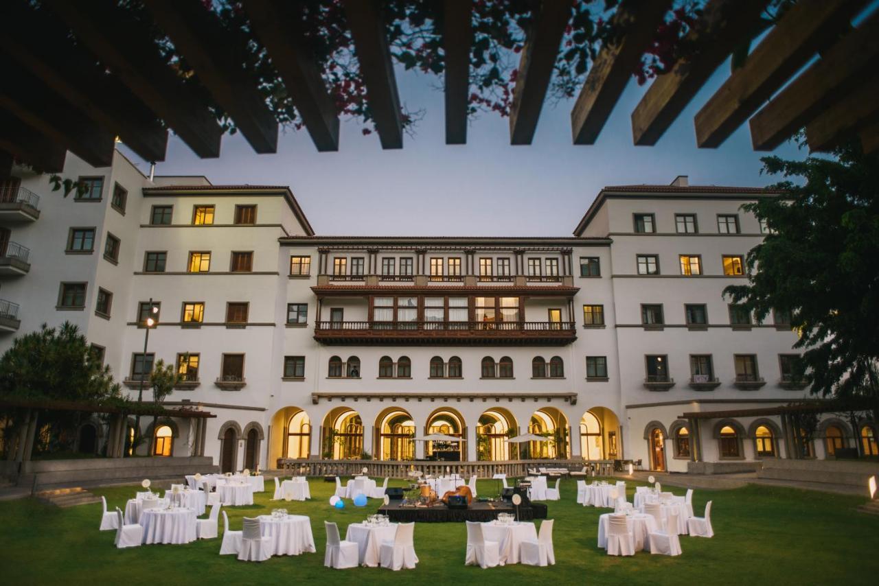 Iberostar Heritage Grand Mencey Santa Cruz de Tenerife Esterno foto The Hotel's courtyard