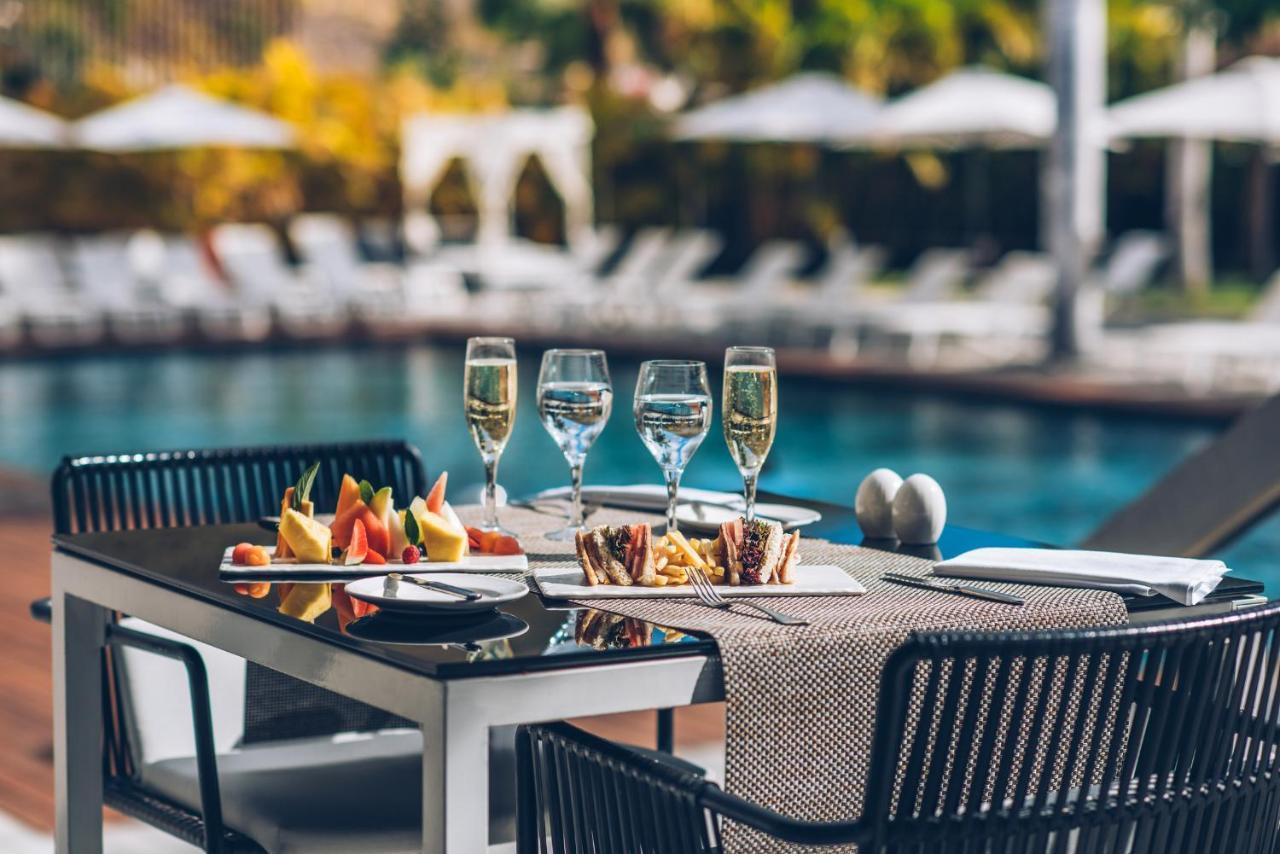Iberostar Heritage Grand Mencey Santa Cruz de Tenerife Esterno foto Poolside dining at the hotel